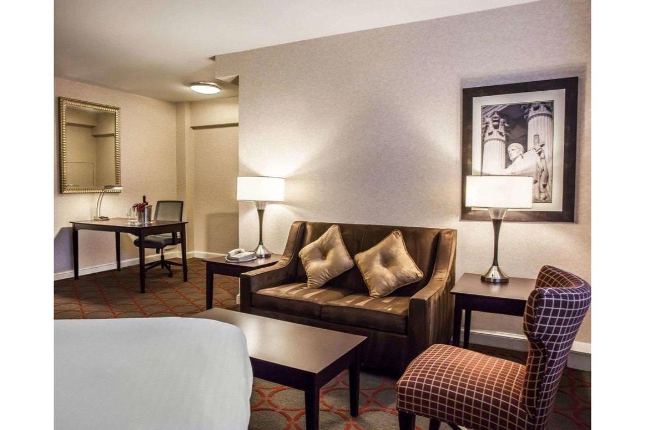 The Virginian Suites, Ascend Hotel Collection Арлингтон Экстерьер фото