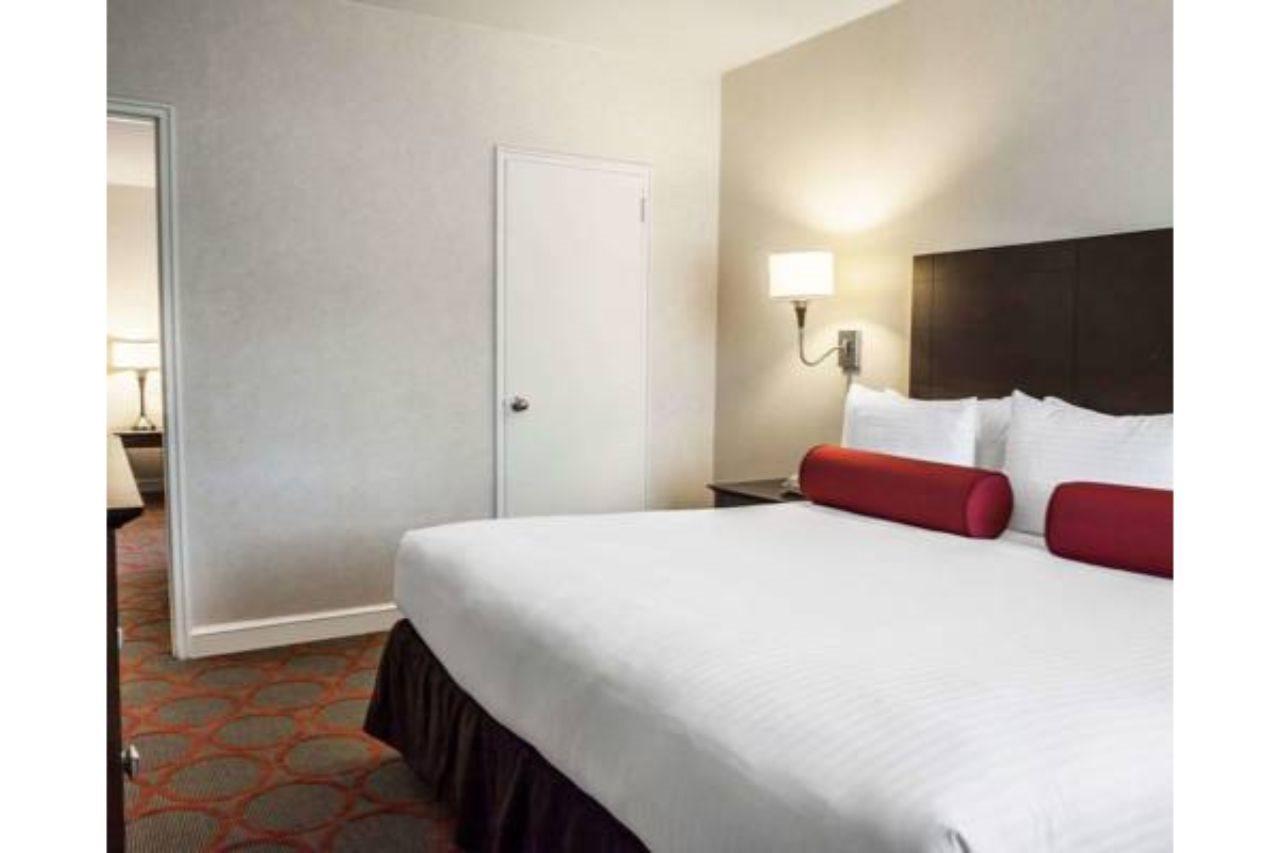 The Virginian Suites, Ascend Hotel Collection Арлингтон Экстерьер фото