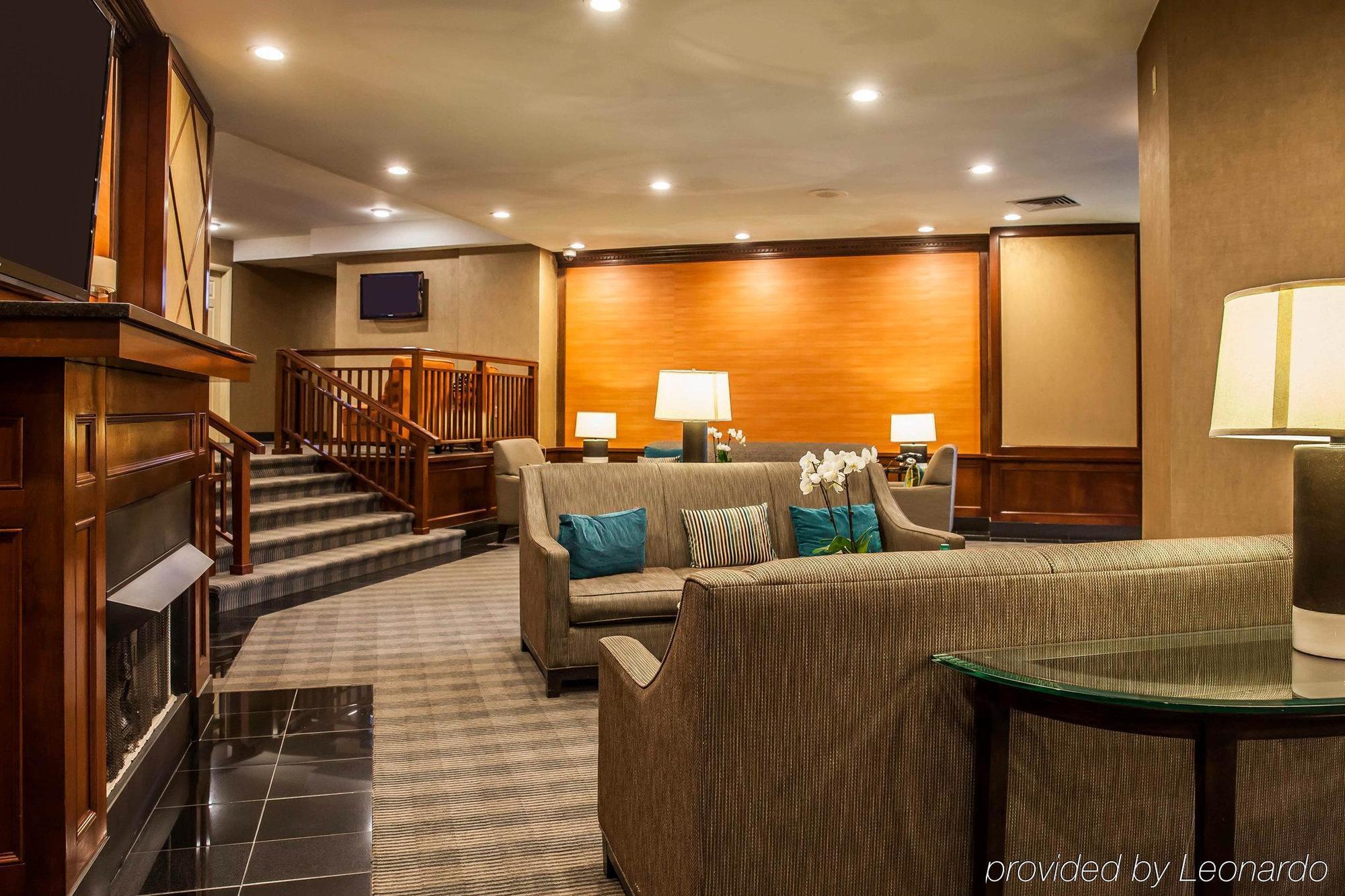 The Virginian Suites, Ascend Hotel Collection Арлингтон Экстерьер фото