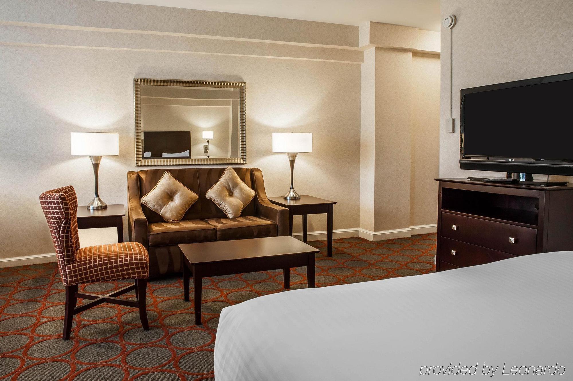 The Virginian Suites, Ascend Hotel Collection Арлингтон Экстерьер фото