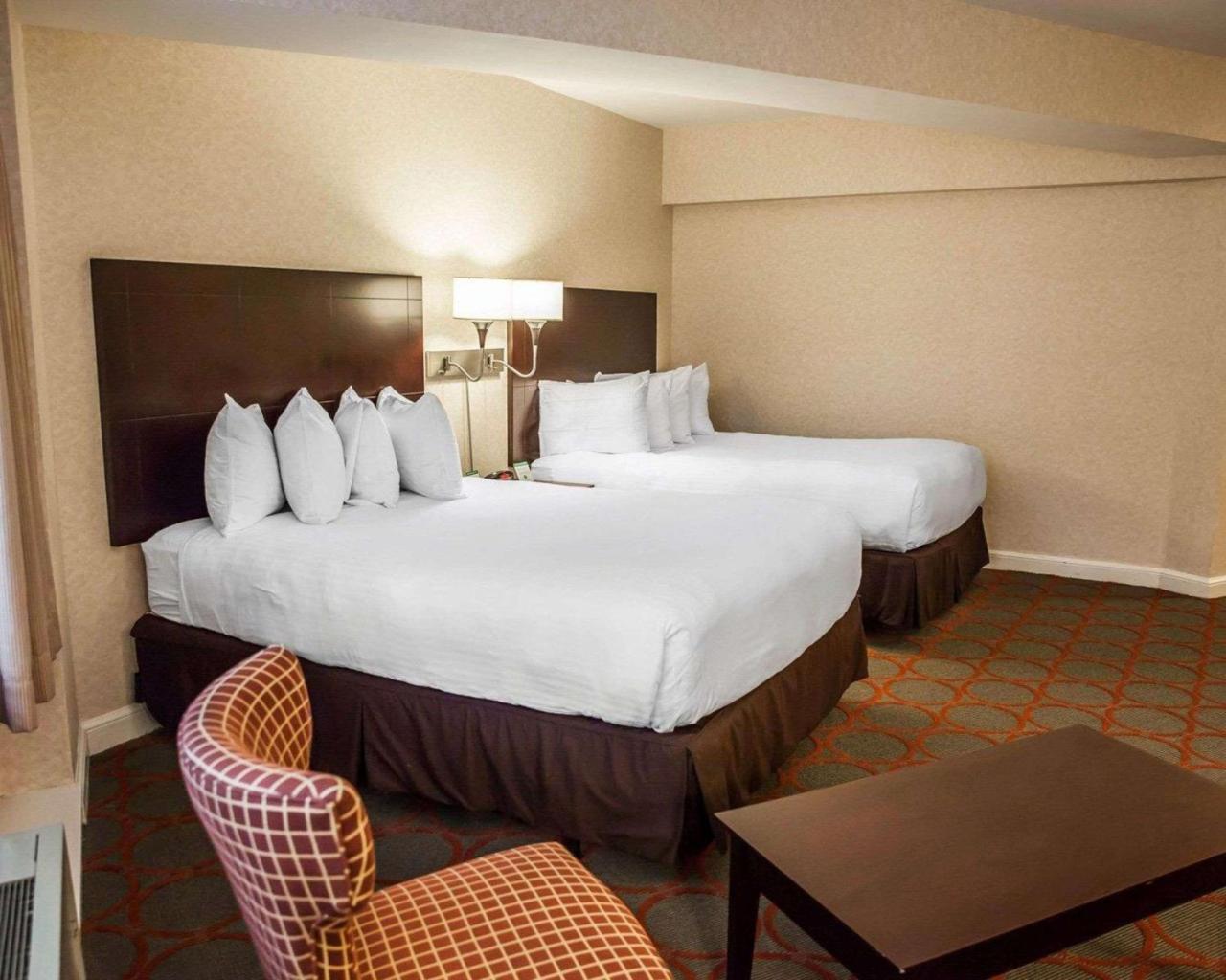 The Virginian Suites, Ascend Hotel Collection Арлингтон Экстерьер фото