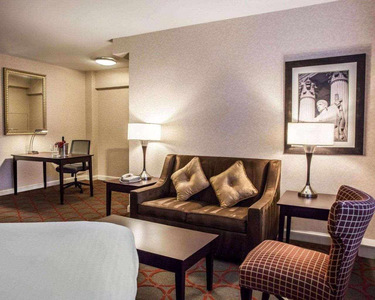 The Virginian Suites, Ascend Hotel Collection Арлингтон Экстерьер фото