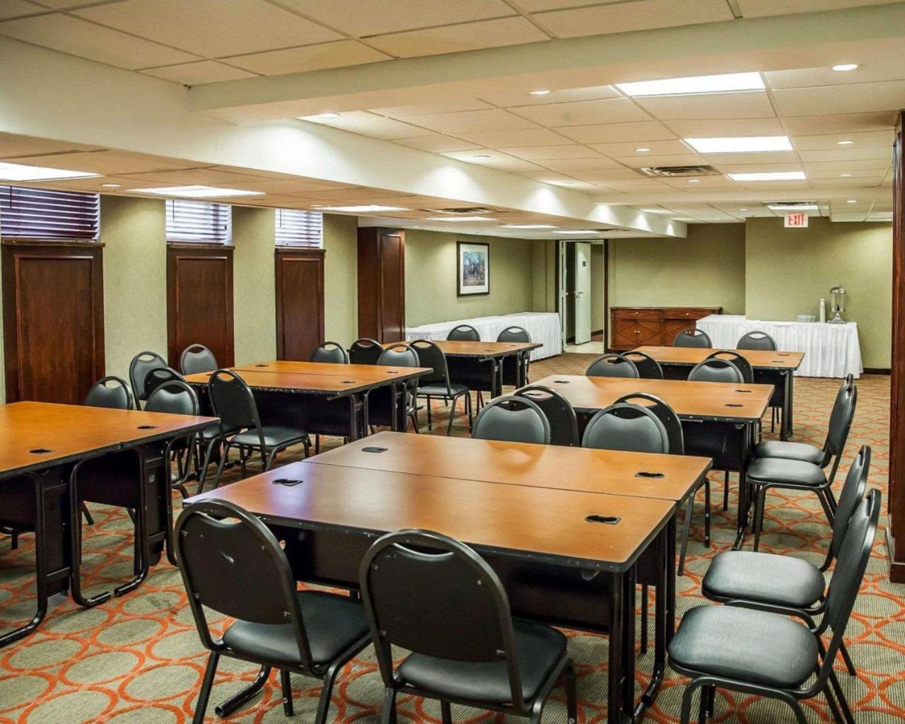 The Virginian Suites, Ascend Hotel Collection Арлингтон Экстерьер фото
